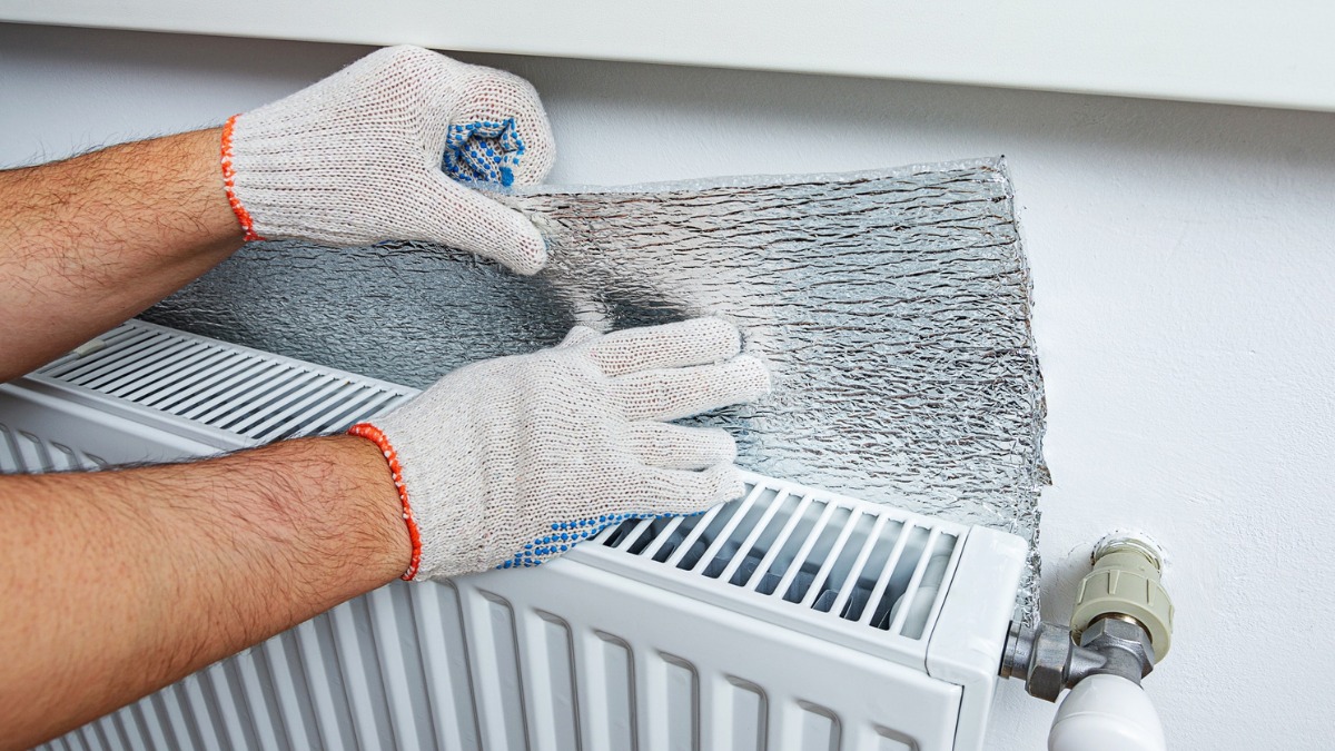 dieser aluminiumfolien trick verbessert die wärmeleistung ihrer heizkörper zu geringen kosten