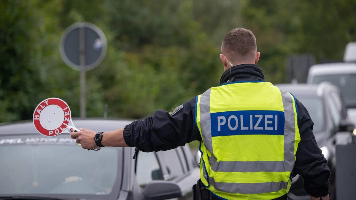 Autofahrer: In diesem Nachbarland ist es Personen über 68 Jahren strikt verboten, diese Fahrzeugart auf öffentlichen Straßen zu fahren